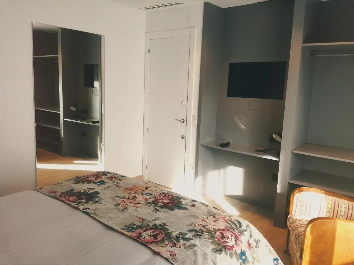 Turistic Girona - Piso de 3 habitaciones