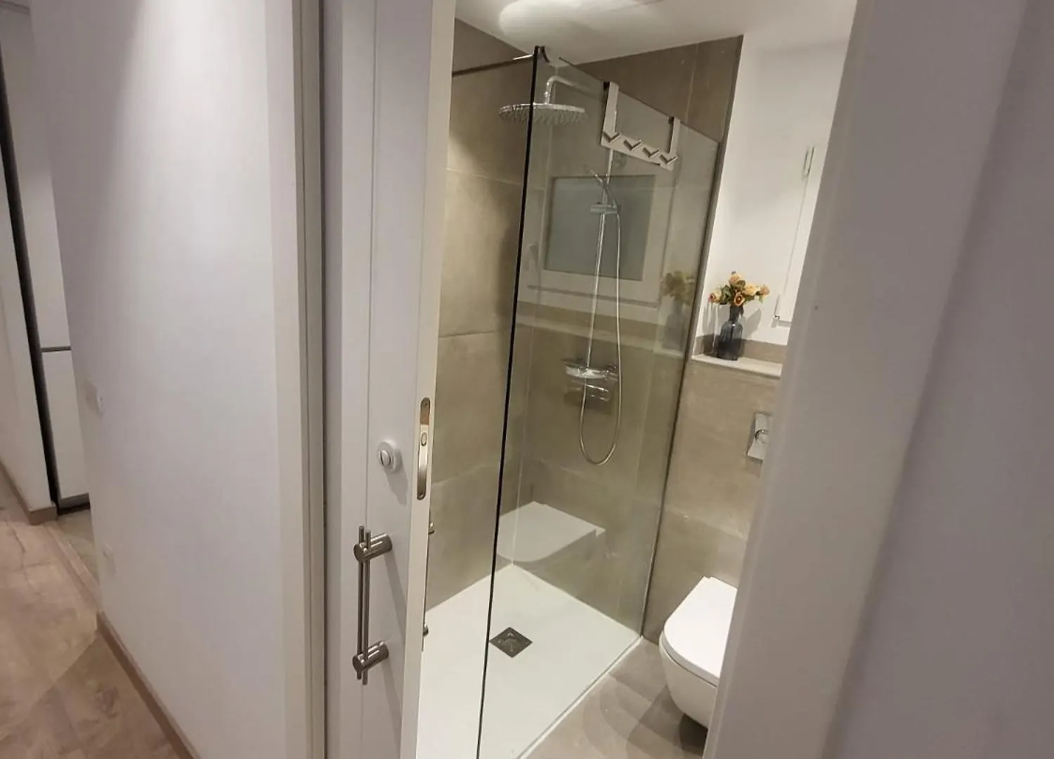 Turistic Girona - Piso De 1, 2 O 3 Habitaciones Spain