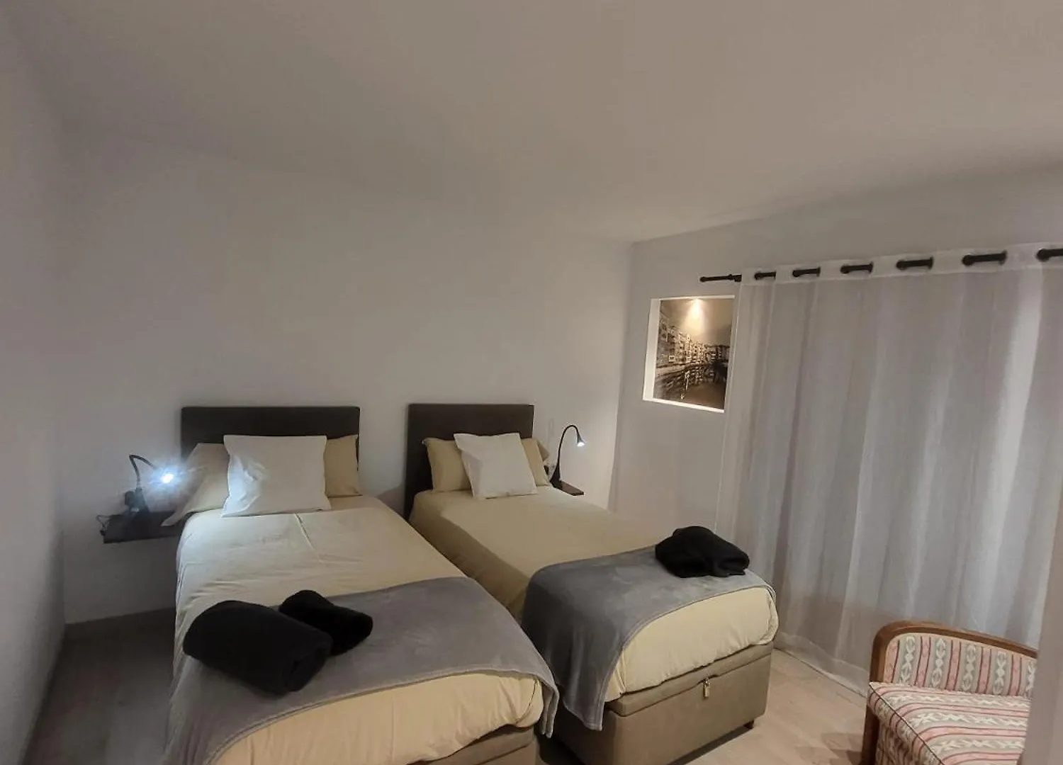 Turistic Girona - Piso De 1, 2 O 3 Habitaciones Spain