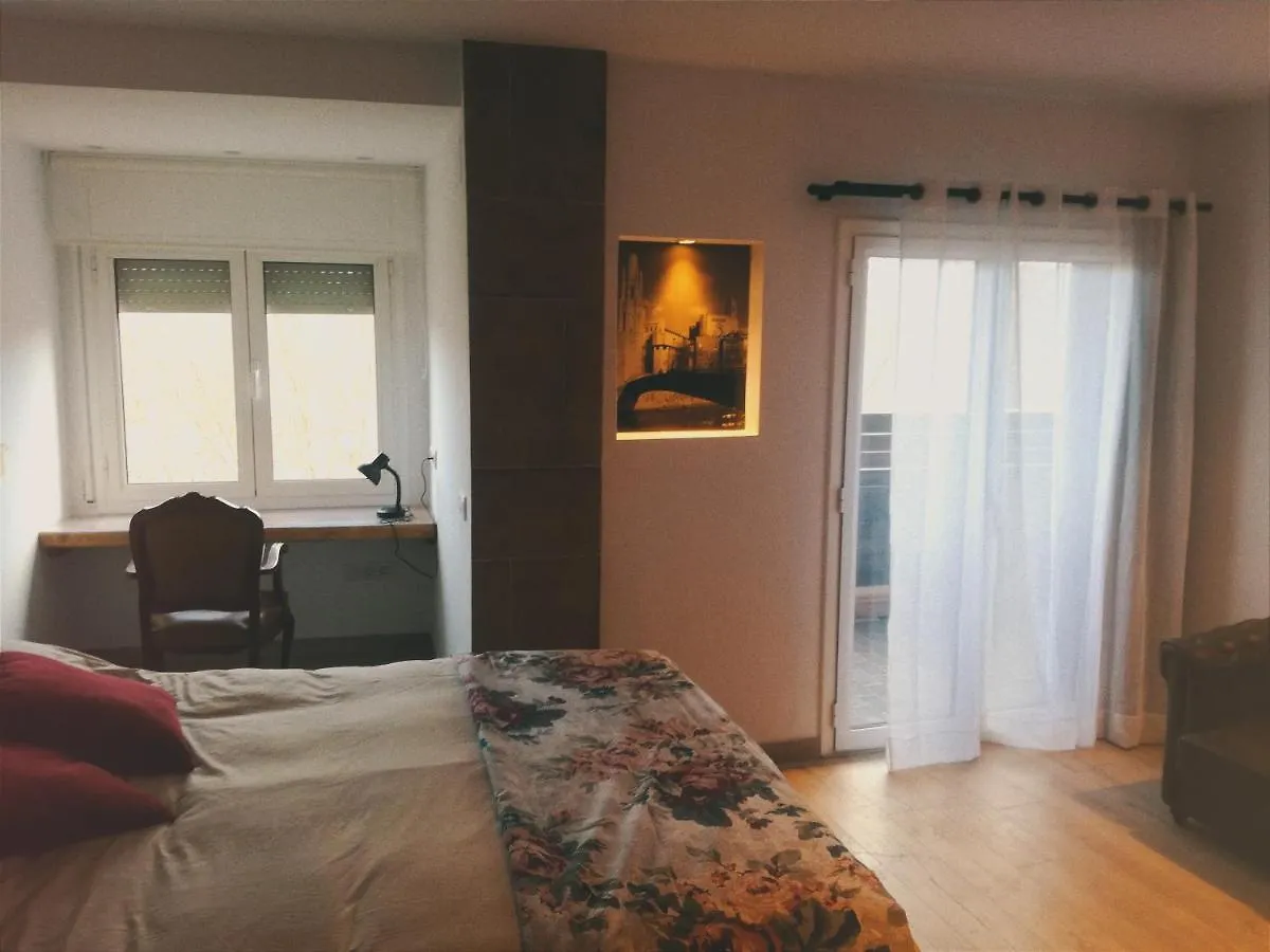 Turistic Girona - Piso De 1, 2 O 3 Habitaciones Spain